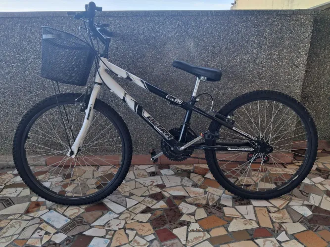Bicicleta aro 24, 18 marchas