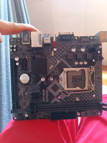 Lote 2 Placas-Mãe ASRock H81M-HG4 (LGA 1150) - Para Conserto ou Peças