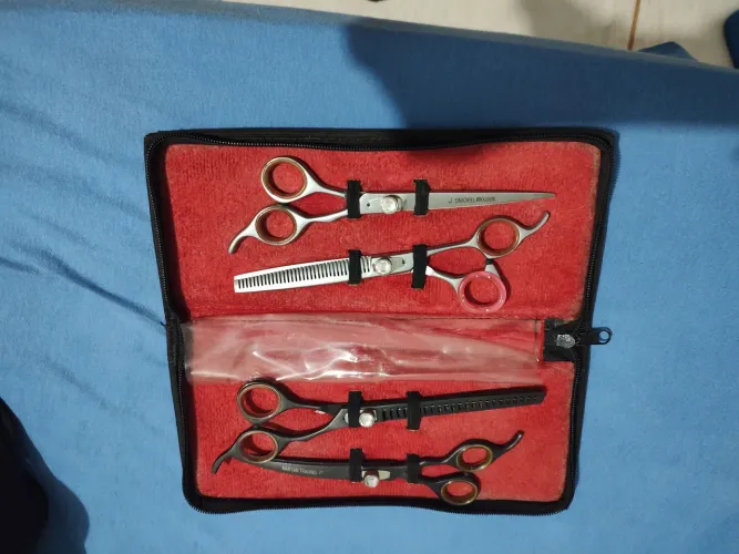 Vendo kit com 4 tesouras de banho e tosa