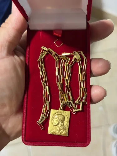 Cordão de ouro 750k Cartier tijolinho diamantada placa com face de Cristo