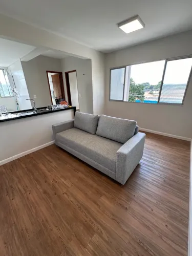 Sofá com 03 lugares - Tokstok novinho