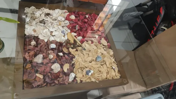 Mesa com tampo de vidro 1,40x1,40m