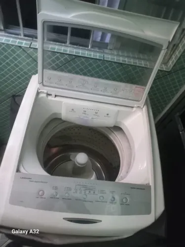 MAQUINA DE LAVA ROUPA 13KILO MUITO BOA