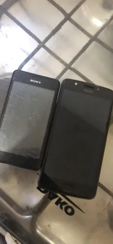 ?Lote de 2 celulares para peças 