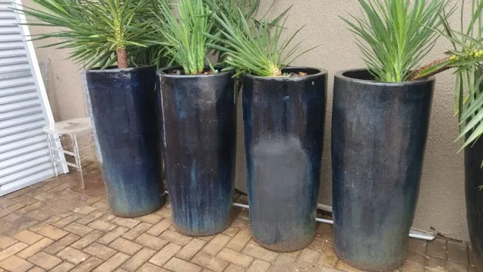 Vasos grandes de cerâmica preta - estilo vietnamita