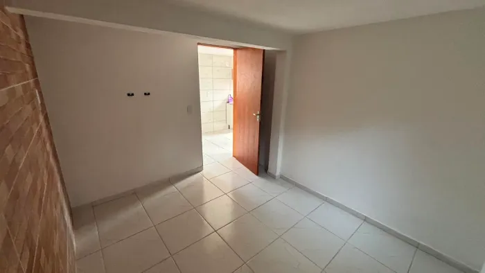 Alugo apartamento sambaqui 