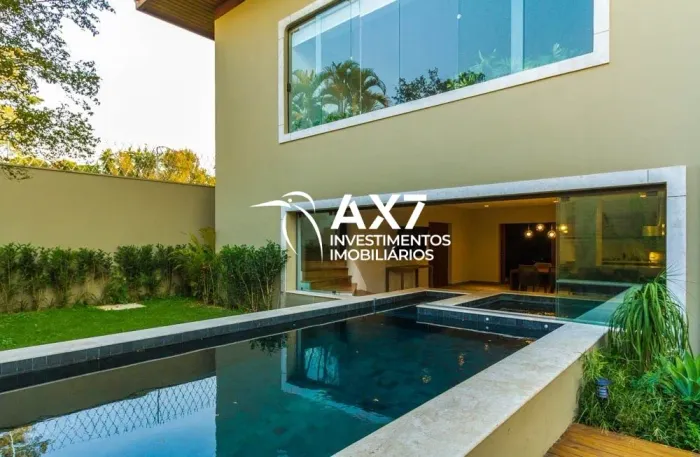 Casa com 5 Quartos e 6 banheiros à Venda, 645 m²