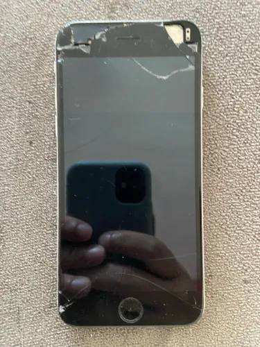 Vendo iPhone 6 s para retirada de peças 