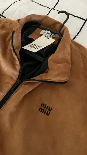 Jaqueta camurça nova da Miu Miu