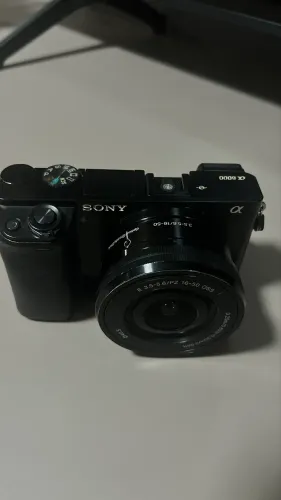 CÂMERA SONY A 6000
