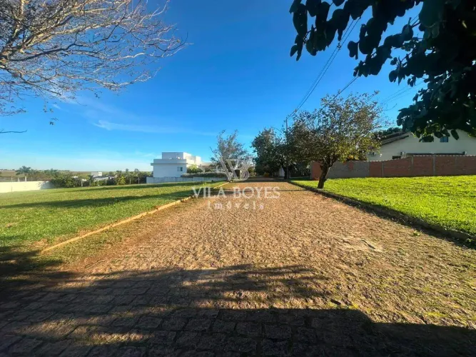 Terreno à Venda no Condomínio Chácaras União
