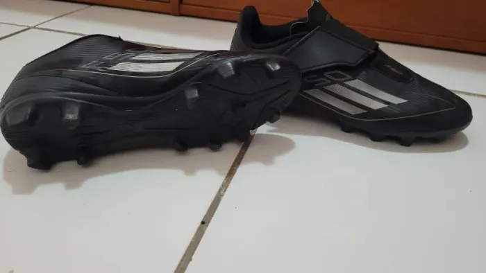 chuteira adidas 35
