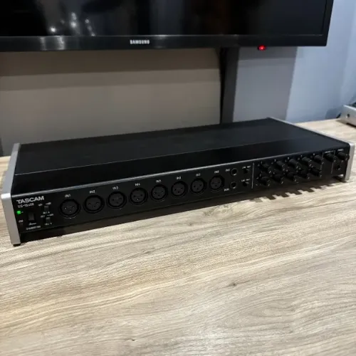 Interface áudio Tascam US16x08 perfeita