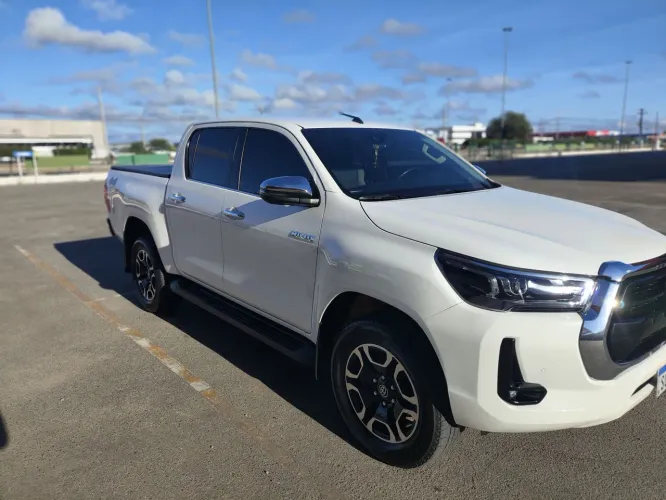 Toyota Hilux CD SRX 4X4 2.8 TDI 16V Diesel Aut. 2023