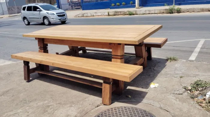 Mesa de madeira rústica
