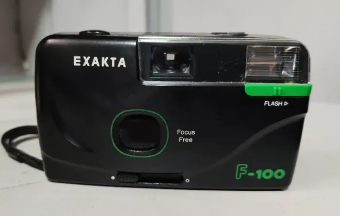 Câmera Antiga Analógica Exakta F-100 Ótimo Estado Funcionando