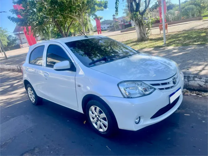 Toyota Etios X 1.3 Flex 16V 5P Aut. 2017
