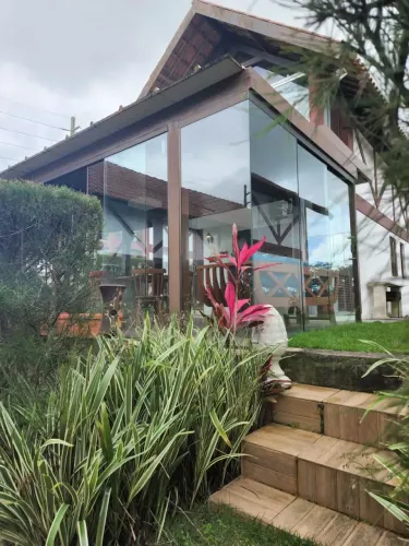 Vende-se Chalé  em Bananeira - Cond Serra Nevada 100m² 03 Quartos, 3 Suítes, - Mobiliado e