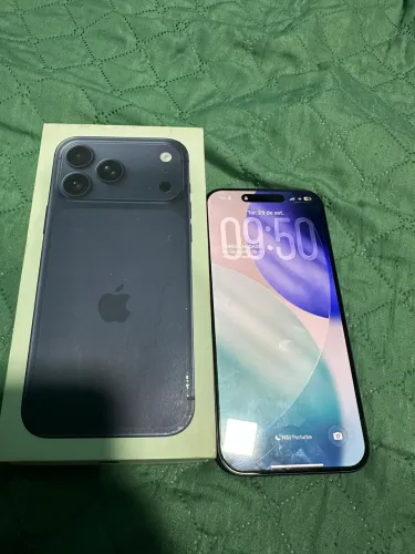 iPhone 17 Pro Max 100% Bateria | Saúde 100% | Impecável | Caixa e Acessórios