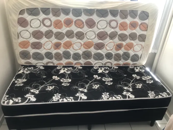 CAMA BOX SOLTEIRO.