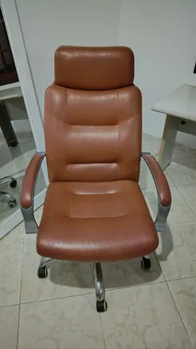 Cadeira de escritório em Couro