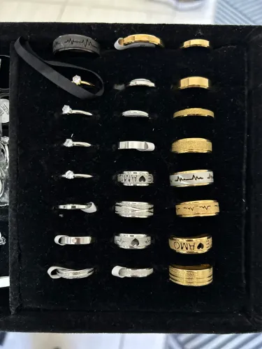 KIT COM 100 Alianças Douradas e Prateadas em Aço Inox 316L