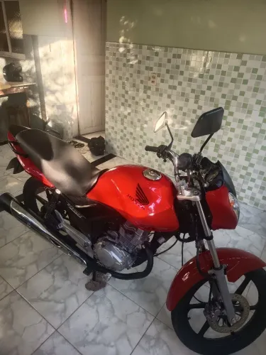 Moto de procedência boa,muito conservada