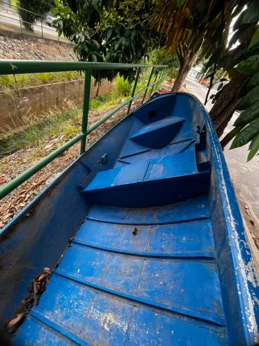 VENDE-SE BARCO DE ALUMÍNIO + MOTOR BRANCO 6.5HP