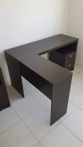 Mesa em L de MDF com Gaveteiro - 135 cm - Home Office