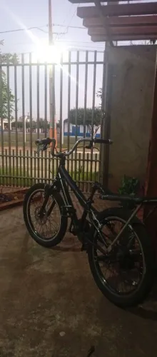 Bicicleta montadinha aro 20 