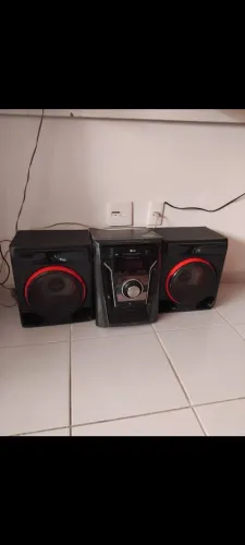 Som lg caixas xboom as duas, muito alto e com grave valor negociável