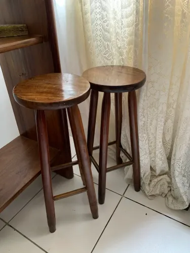 Banqueta de madeira