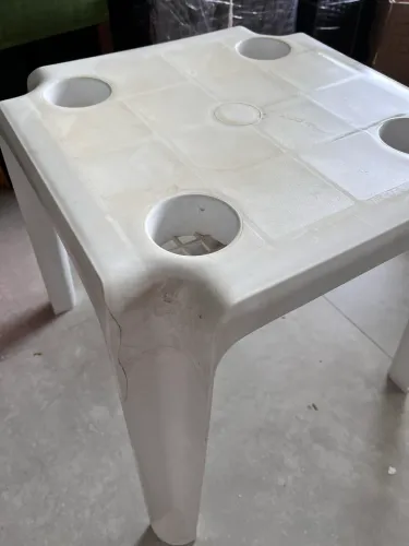 Mesa infantil de plástico com porta copo 