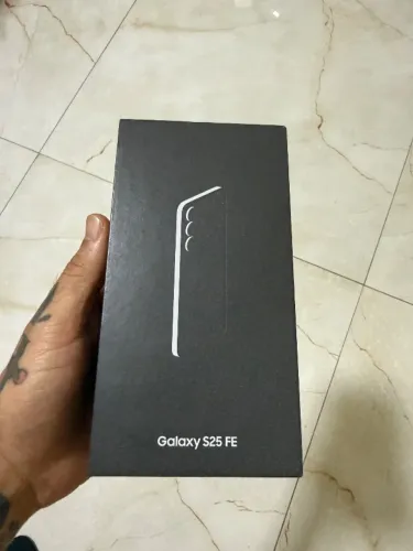 GALAXY s25 LACRADO NA CAIXA