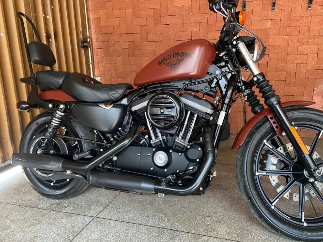 HARLEY DAVIDSON IRON 883N