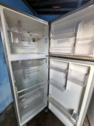 Vendo Geladeira Eletrolux