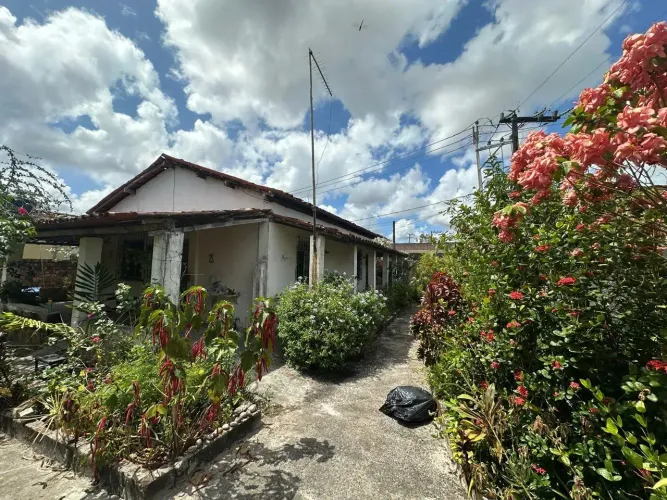 Casa 2/4 (tipo chácara)