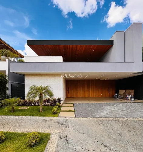 Casa com 4 Suites completa em planejados no Grande Trianon