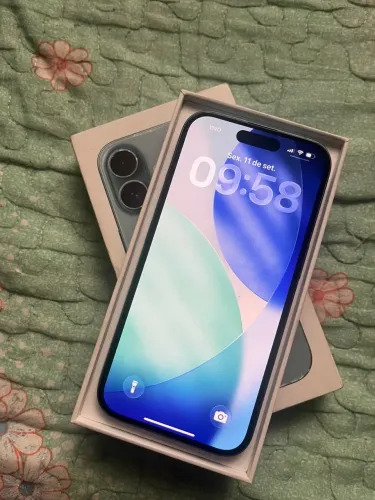 iPhone 16