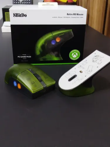 Mouse Wireless Retro 8BitDo Xbox Edition Com Doca De Carregamento 