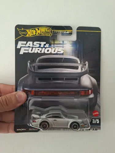 Hotwheels Porsche 911 Carrera (premium