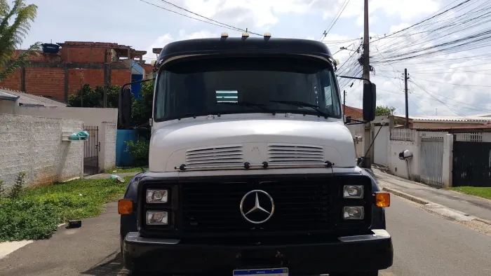 Caminhão Mercedes truck 1524 carroceria