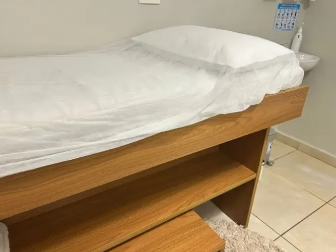 Maca Profissional em MDF com tablado Louro Freijó - Alto Padrão