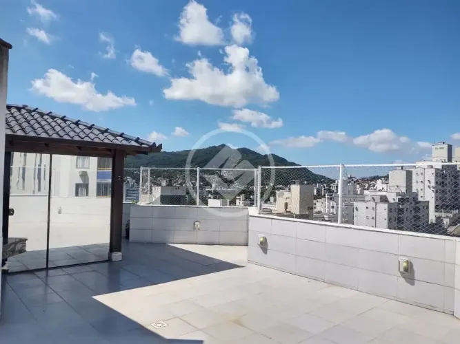 JS-Cobertura Duplex Próxima à UFSC com 3 Quartos e Espaço Gourmet