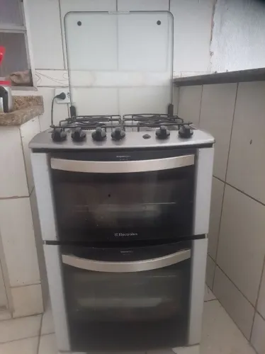 Fogão com dois fornos