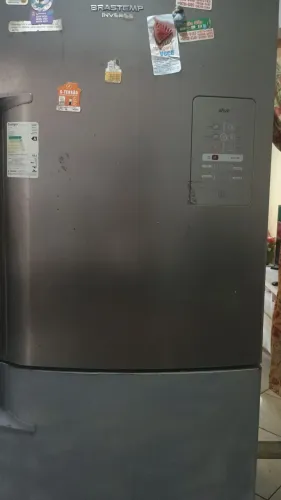 Bom dia.vende -se uma geladeira Brastemp
