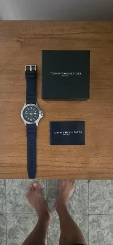 Vendo Relógio Tommy original com garantia 