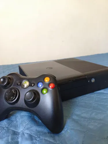 Xbox 360 Super Slim + HD 100GB + Jogos