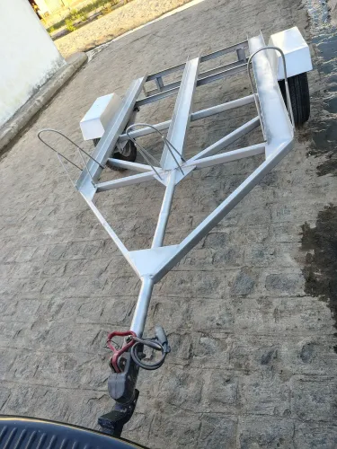 Reboque para três motos motos