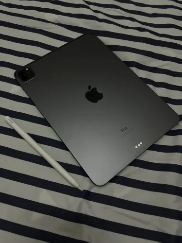 iPad 11 Pro 256gb Wi-Fi + Celular e Apple Pencil Pro